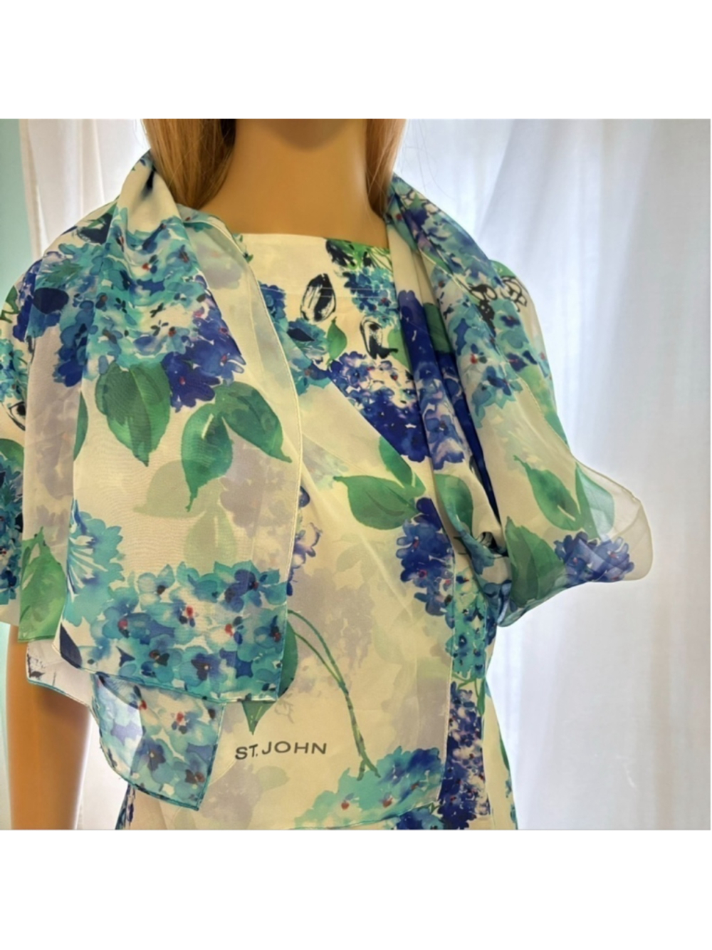 ST. John Blouse and ST. John Drape or Scarf in Excellent Condition